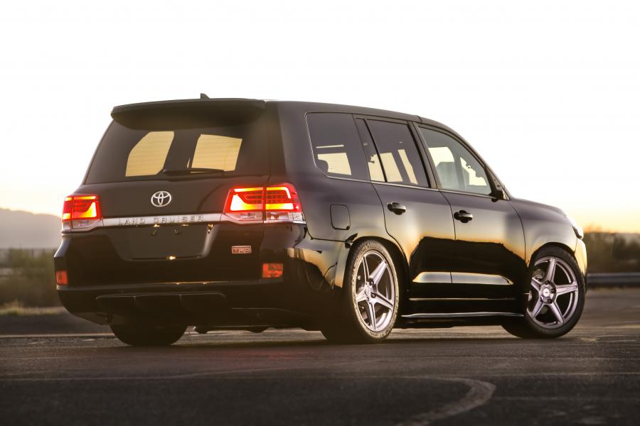  Toyota Land Speed Cruiser (URJ200) 2016 года  (фото 2 из 13)